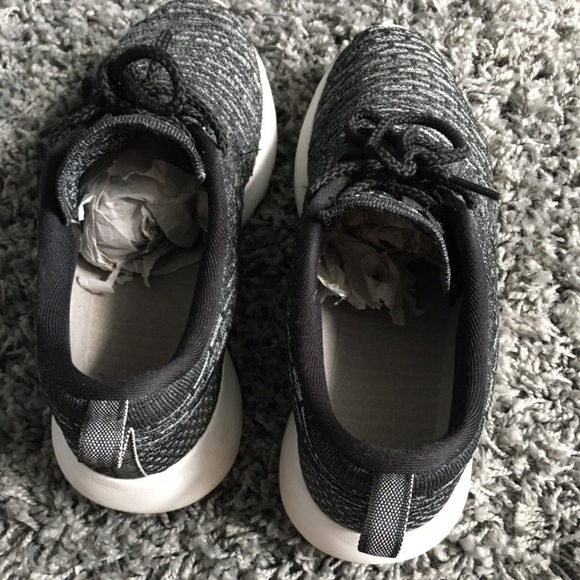 Women’s Nike shoes - Picture 4 of 5